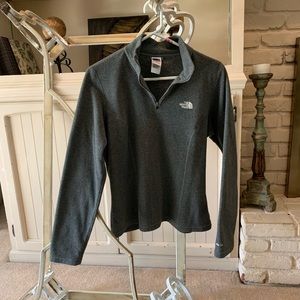 Women’s NorthFace fleece pullover